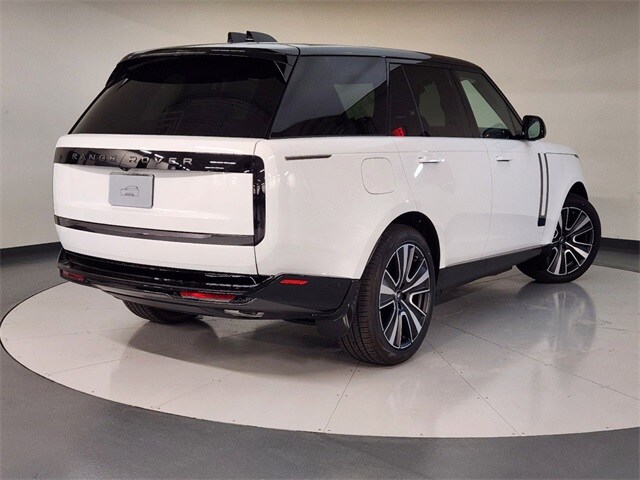 2025 Land Rover Range Rover SE photo 2
