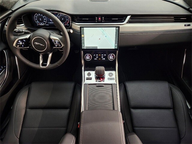 2024 Jaguar XF R-Dynamic SE photo 4