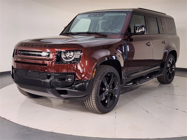 2025 Land Rover Defender X-Dynamic SE's photo