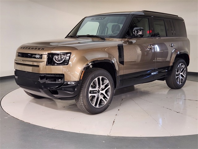 2026 Land Rover Defender X-Dynamic SE's photo