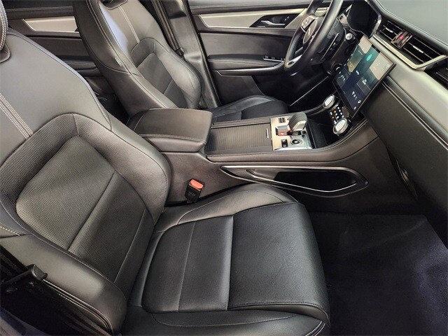 2025 Jaguar F-PACE P250 R-Dynamic S photo 3