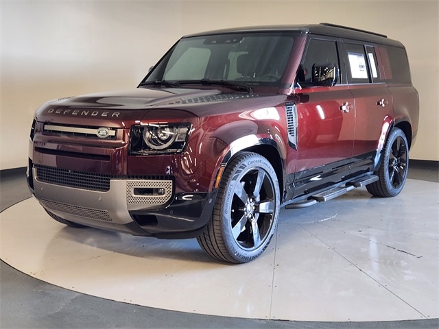 2025 Land Rover Defender X-Dynamic SE's photo