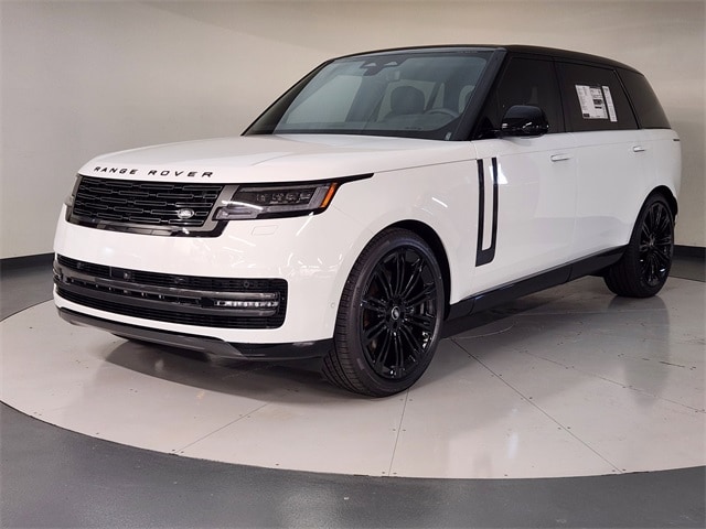 2025 Land Rover Range Rover SE's photo