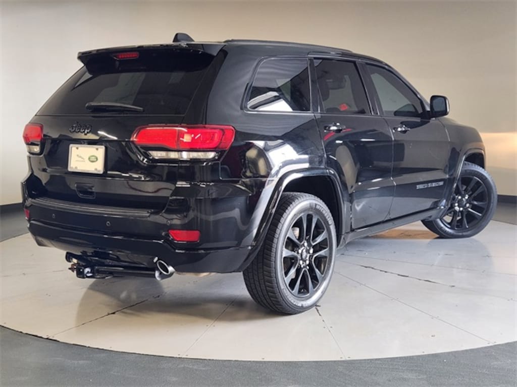 Used 2019 Jeep Grand Cherokee Laredo SUV