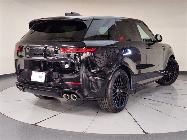 2025 Land Rover Range Rover Sport photo 2