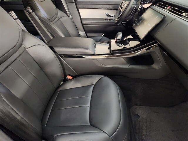 2025 Land Rover Range Rover Sport SE photo 3