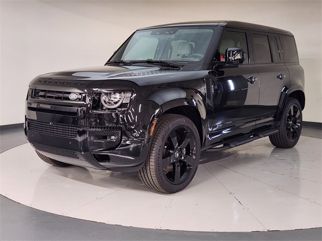 2025 Land Rover Defender V8's photo