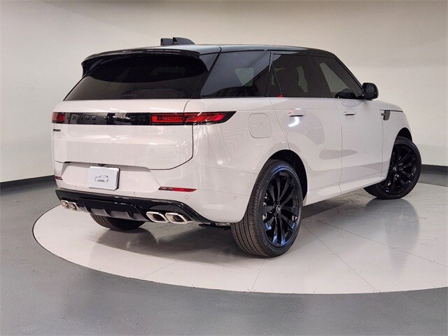 2025 Land Rover Range Rover Sport SE photo 2