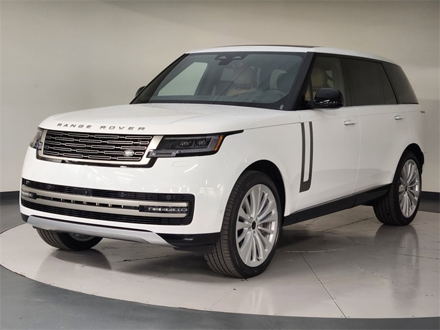 2026 Land Rover Range Rover SE's photo