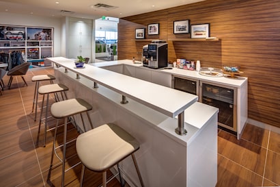 Land Rover Clear Lake located in Friendswood Texas