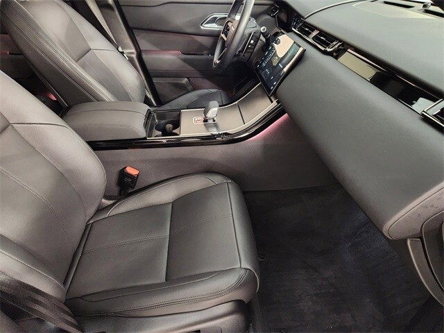 2025 Land Rover Range Rover Velar P250 Dynamic SE photo 3