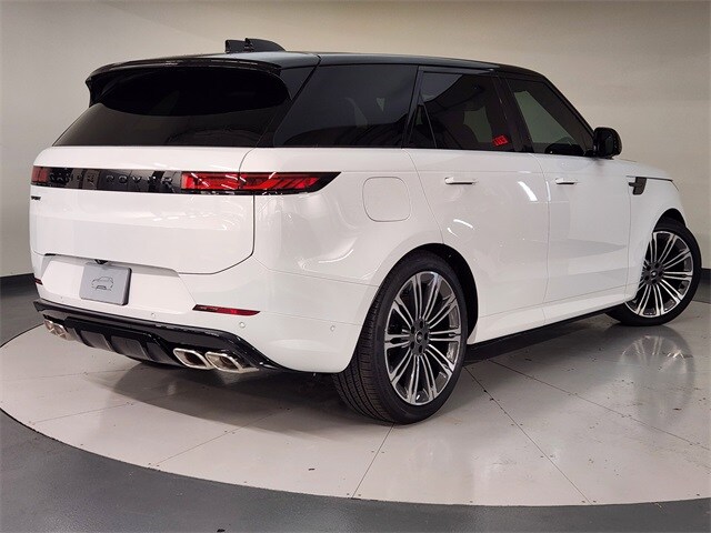 2025 Land Rover Range Rover Sport SE photo 2
