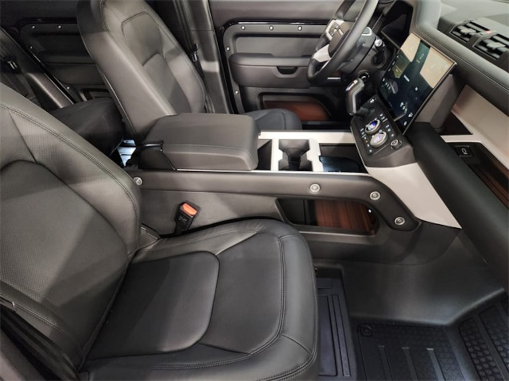 New 2026 Land Rover Defender 110 X-Dynamic SE SUV