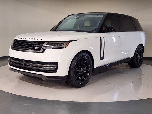 2025 Land Rover Range Rover SE's photo