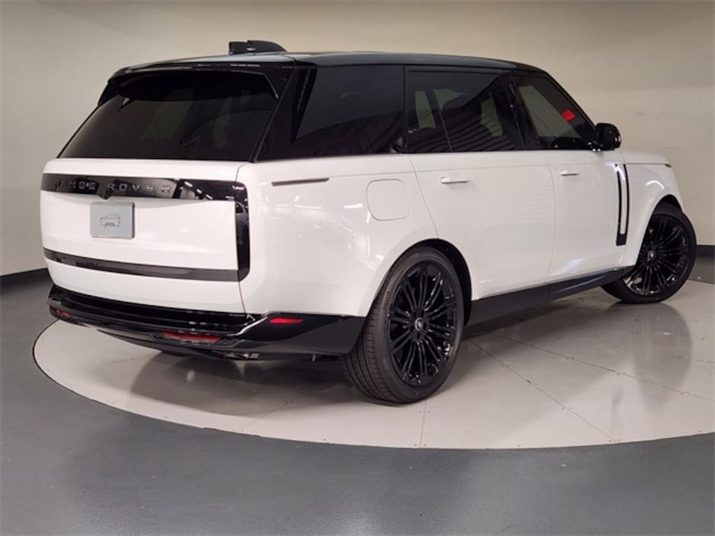 New 2025 Land Rover Range Rover SE SUV