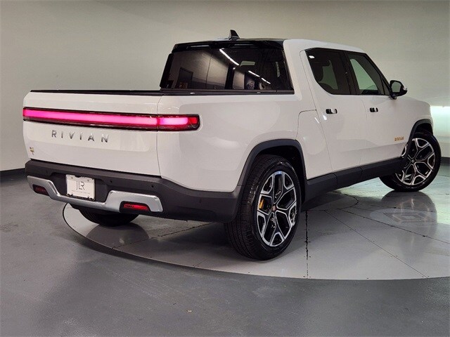 Used 2022 Rivian R1T Launch Edition with VIN 7FCTGAAL2NN003347 for sale in Friendswood, TX