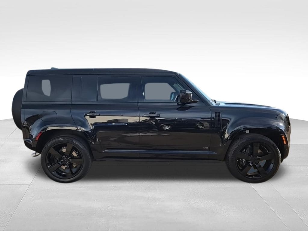 2026 Land Rover Defender V8 - Photo 9
