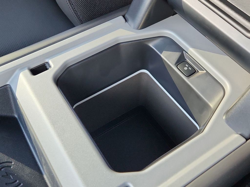 2026 Land Rover Defender V8 - Photo 19