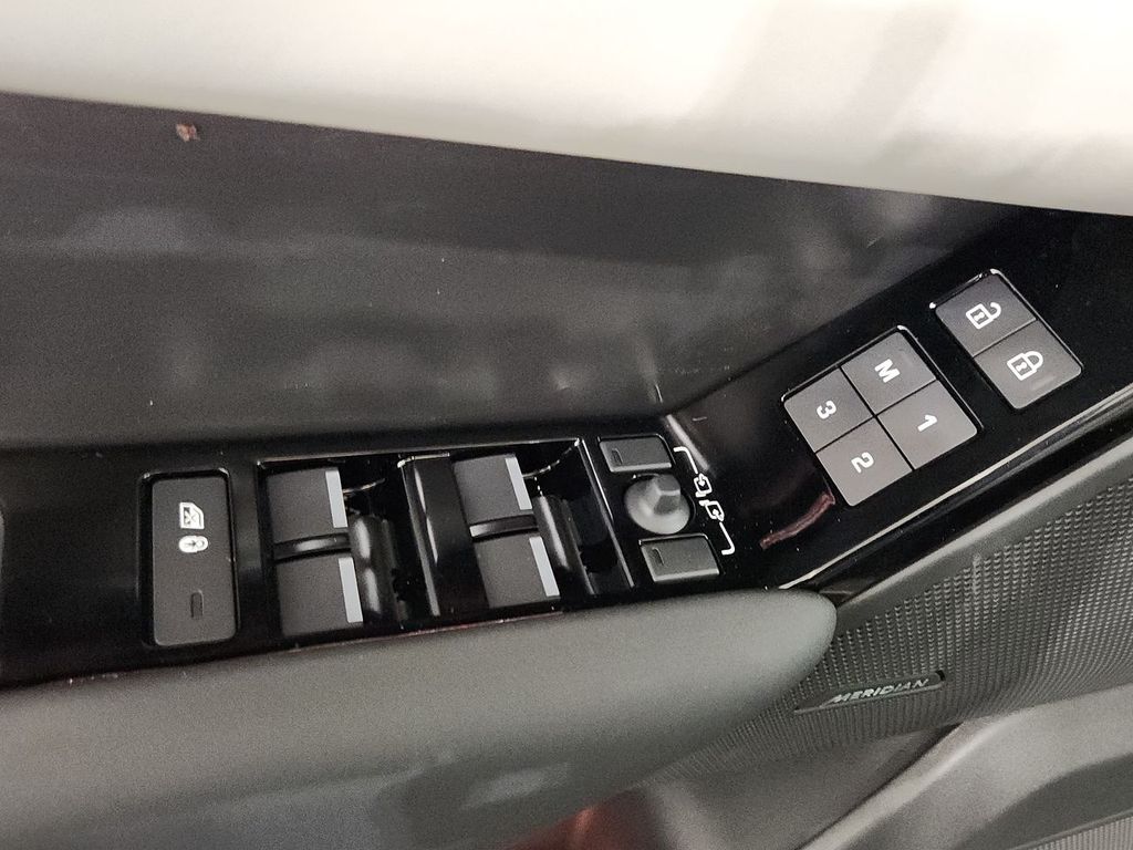 2026 Land Rover Range Rover Velar S - Photo 18