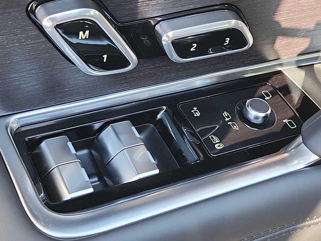 2026 Land Rover Range Rover SE - Photo 12