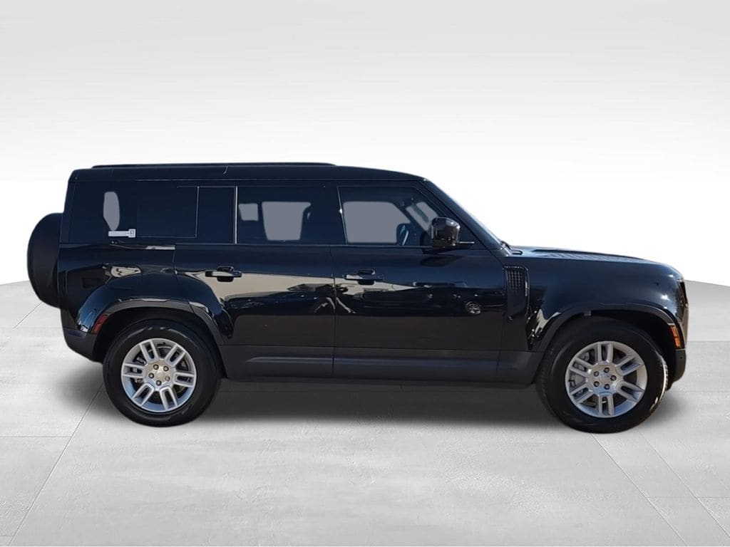 2025 Land Rover Defender S - Photo 12