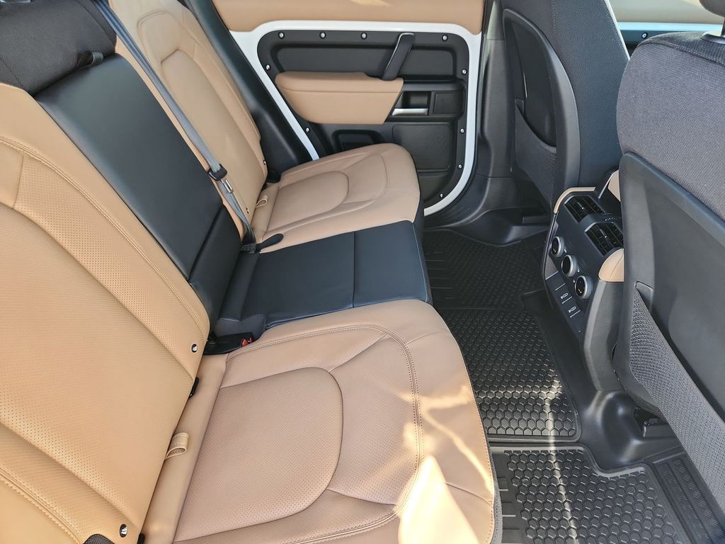 2026 Land Rover Defender V8 - Photo 23