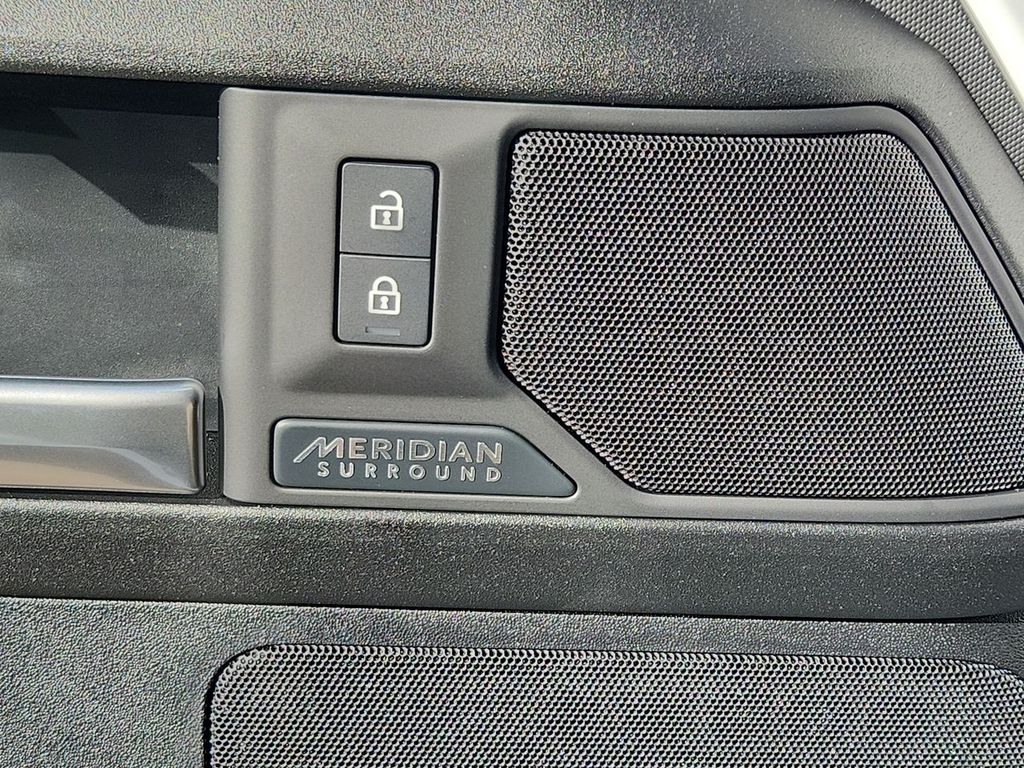 2026 Land Rover Defender V8 - Photo 29