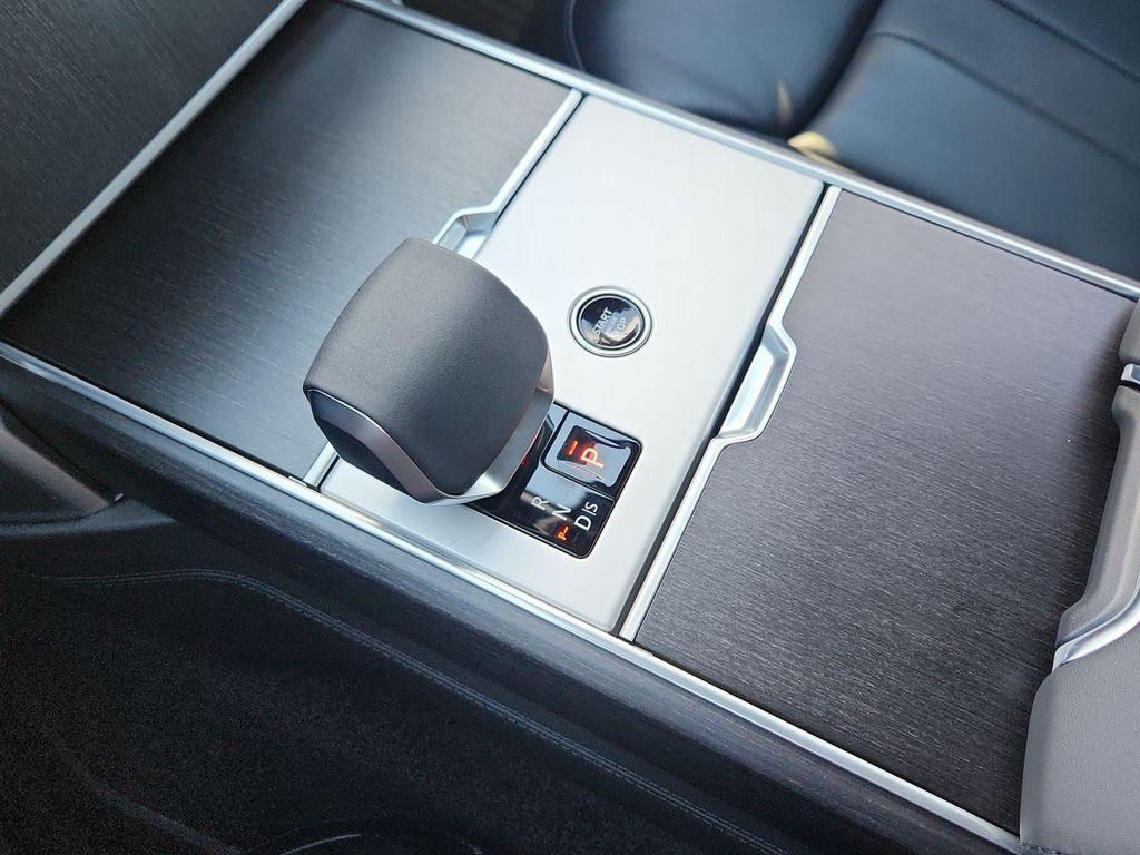 2026 Land Rover Range Rover SE - Photo 18