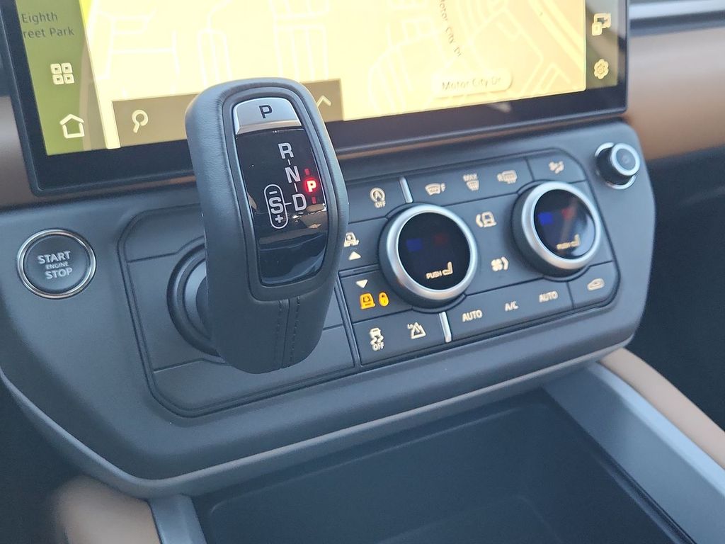 2026 Land Rover Defender V8 - Photo 17