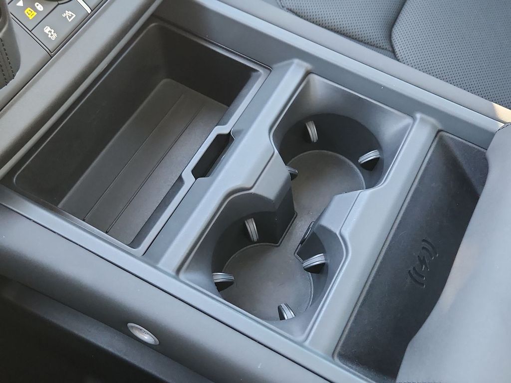 2025 Land Rover Defender S - Photo 23