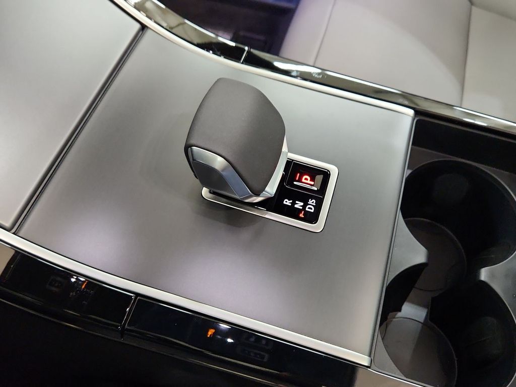 2026 Land Rover Range Rover Velar S - Photo 24