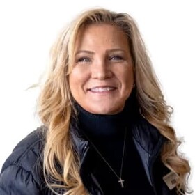 Staff member Bess Adams from ID_4c7ec2