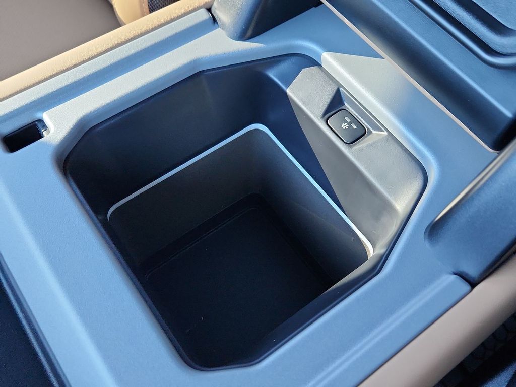2026 Land Rover Defender V8 - Photo 19