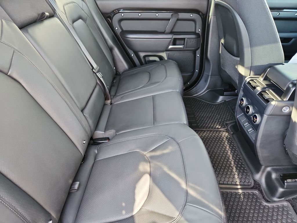 2026 Land Rover Defender V8 - Photo 23
