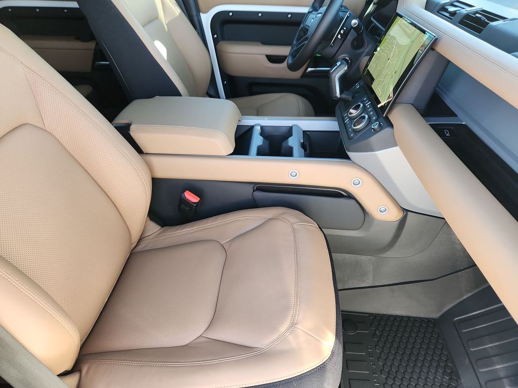 2026 Land Rover Defender V8 - Photo 22