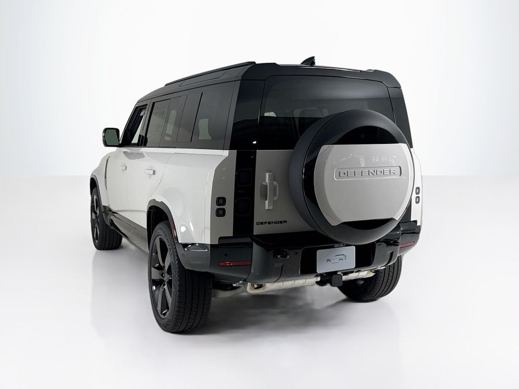 2026 Land Rover Defender 110 X-Dynamic SE photo 3