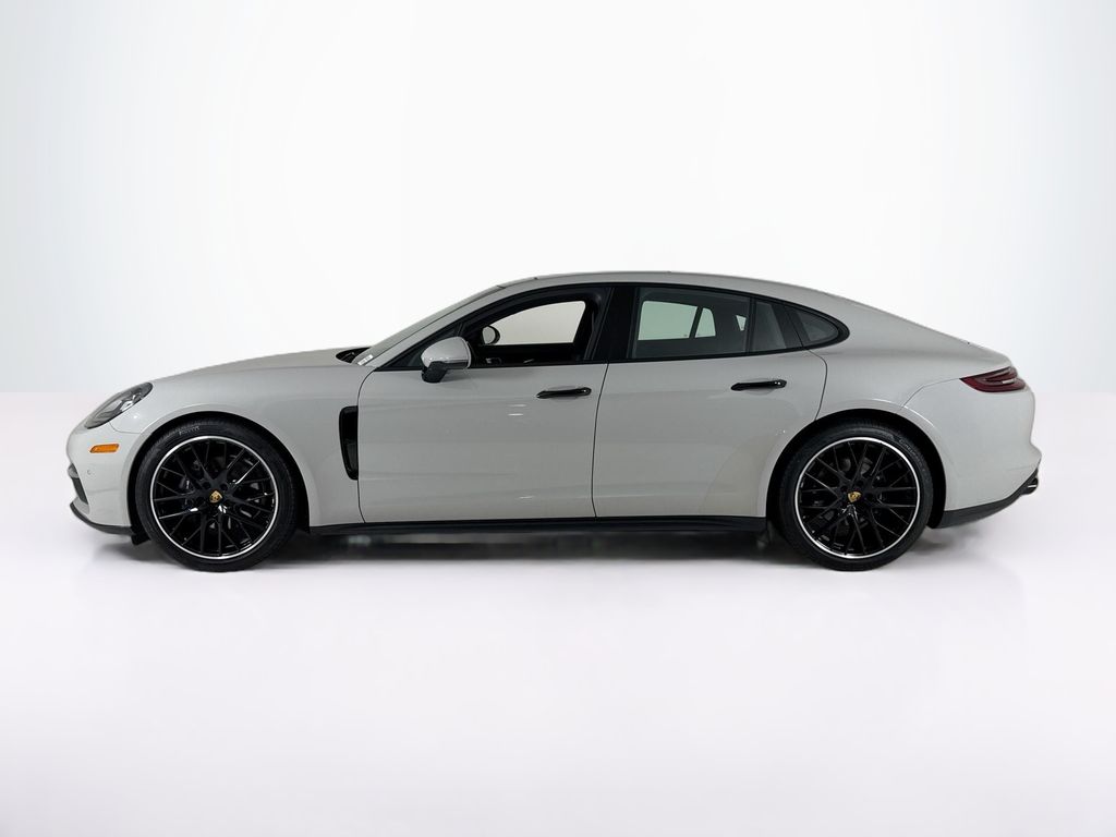 2020 Porsche Panamera 4 photo 2