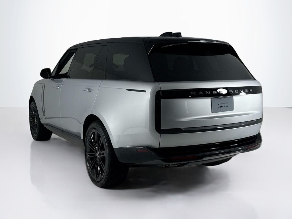 2025 Land Rover Range Rover SE photo 3