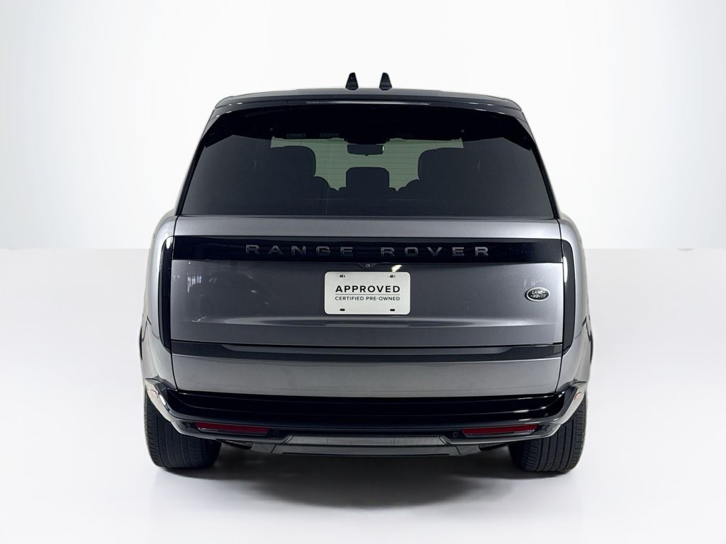 2023 Land Rover Range Rover SE photo 3