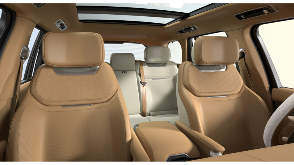 2026 Land Rover Range Rover SV photo 2