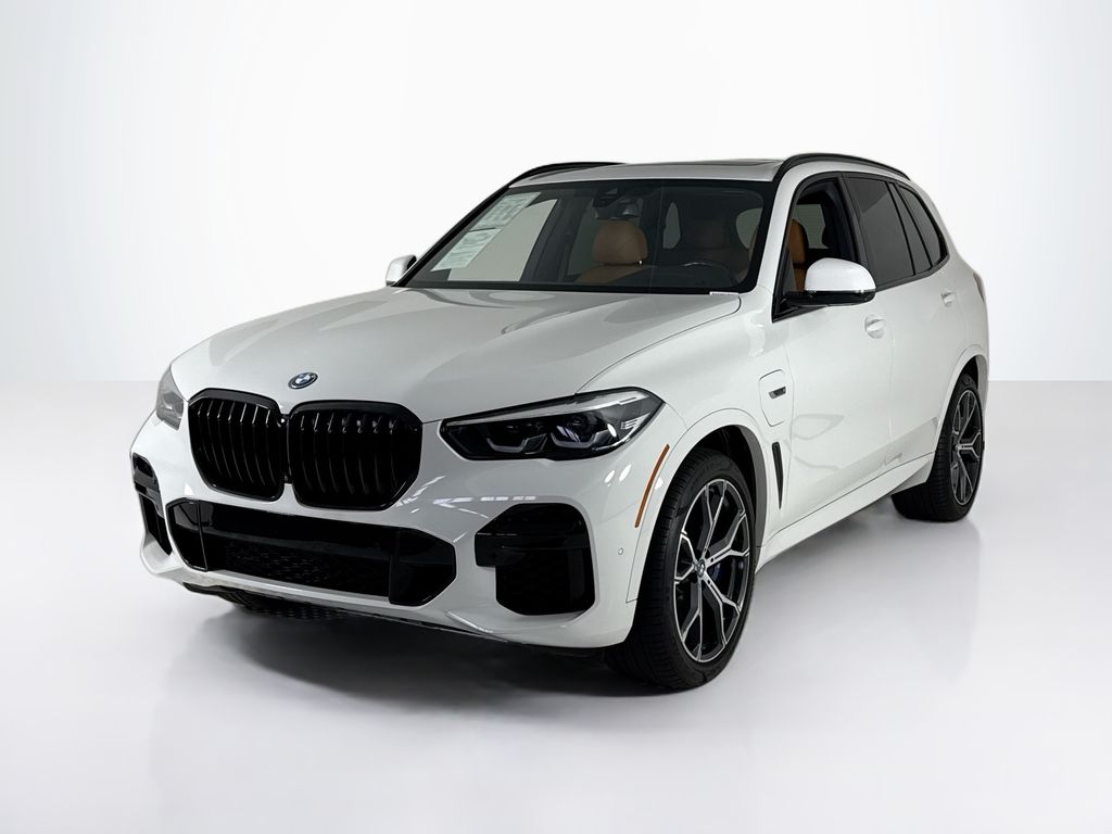 2023 BMW X5 xDrive45e's photo