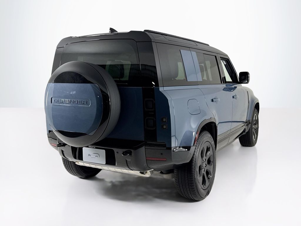 2026 Land Rover Defender 110 X-Dynamic SE photo 4