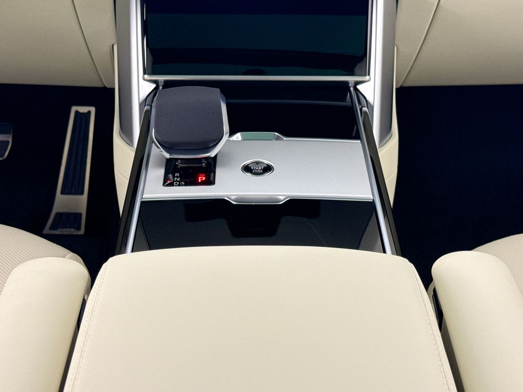 2026 Land Rover Range Rover SE - Photo 12