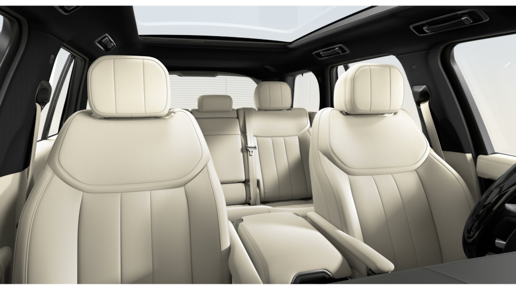 2026 Land Rover Range Rover SE photo 2