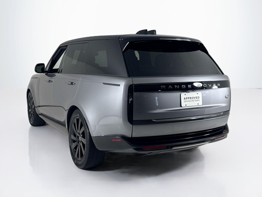 2023 Land Rover Range Rover SE photo 2