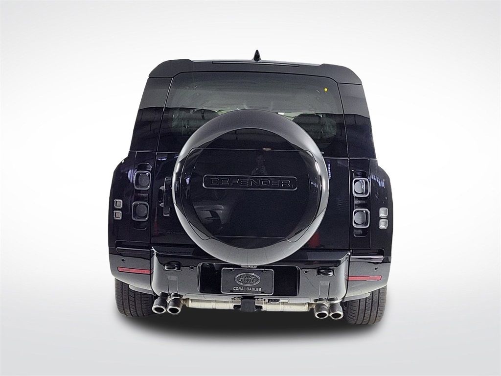 2025 Land Rover Defender 130 V8 photo 4