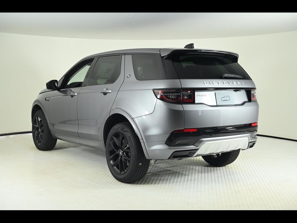 2025 Land Rover Discovery Sport S photo 2