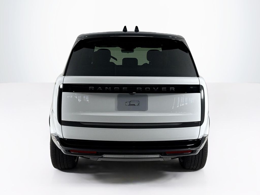 New 2025 Land Rover Range Rover SE SUV