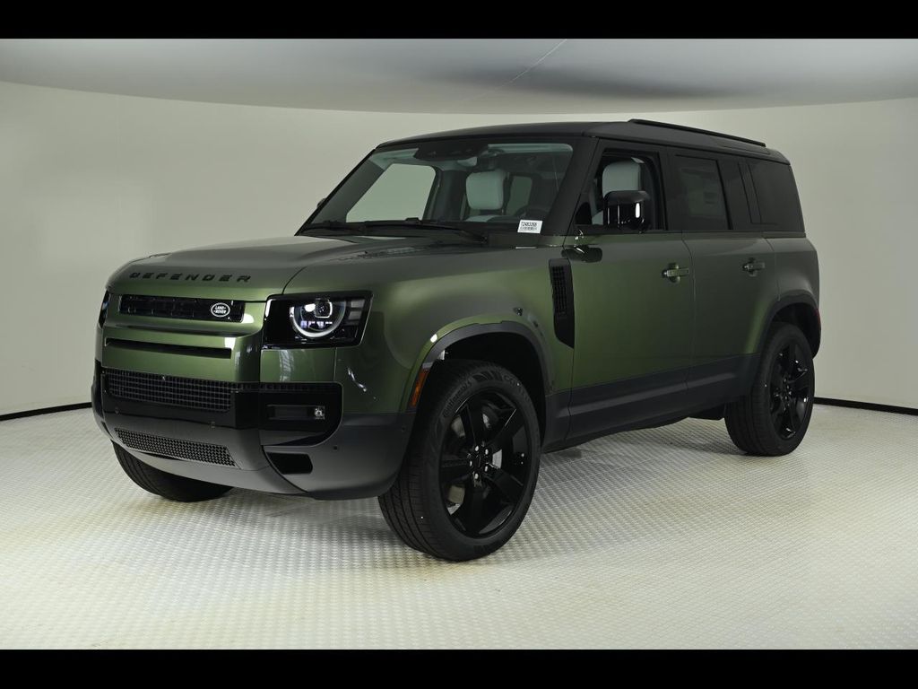 2026 Land Rover Defender S's photo