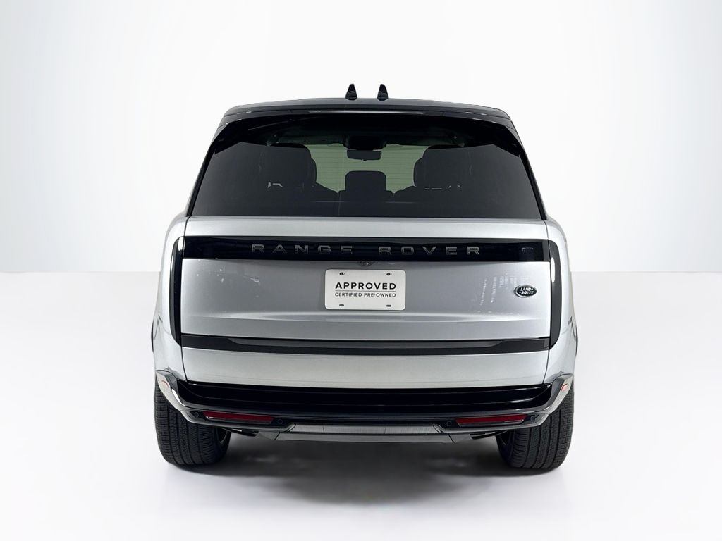 2023 Land Rover Range Rover SE photo 4